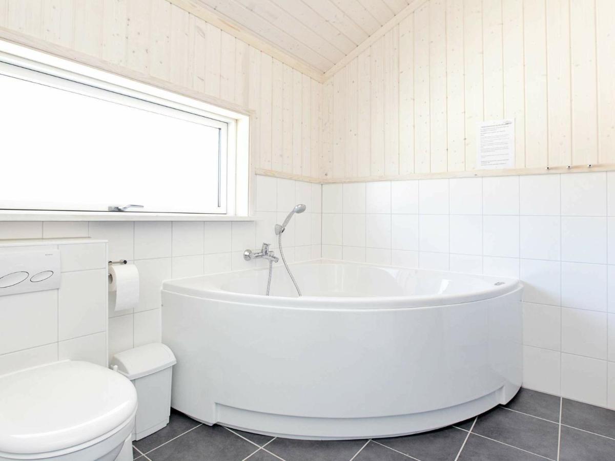 Four-Bedroom Holiday Home In Grossenbrode 1 Exterior photo