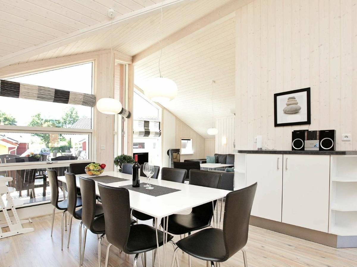 Four-Bedroom Holiday Home In Grossenbrode 1 Exterior photo