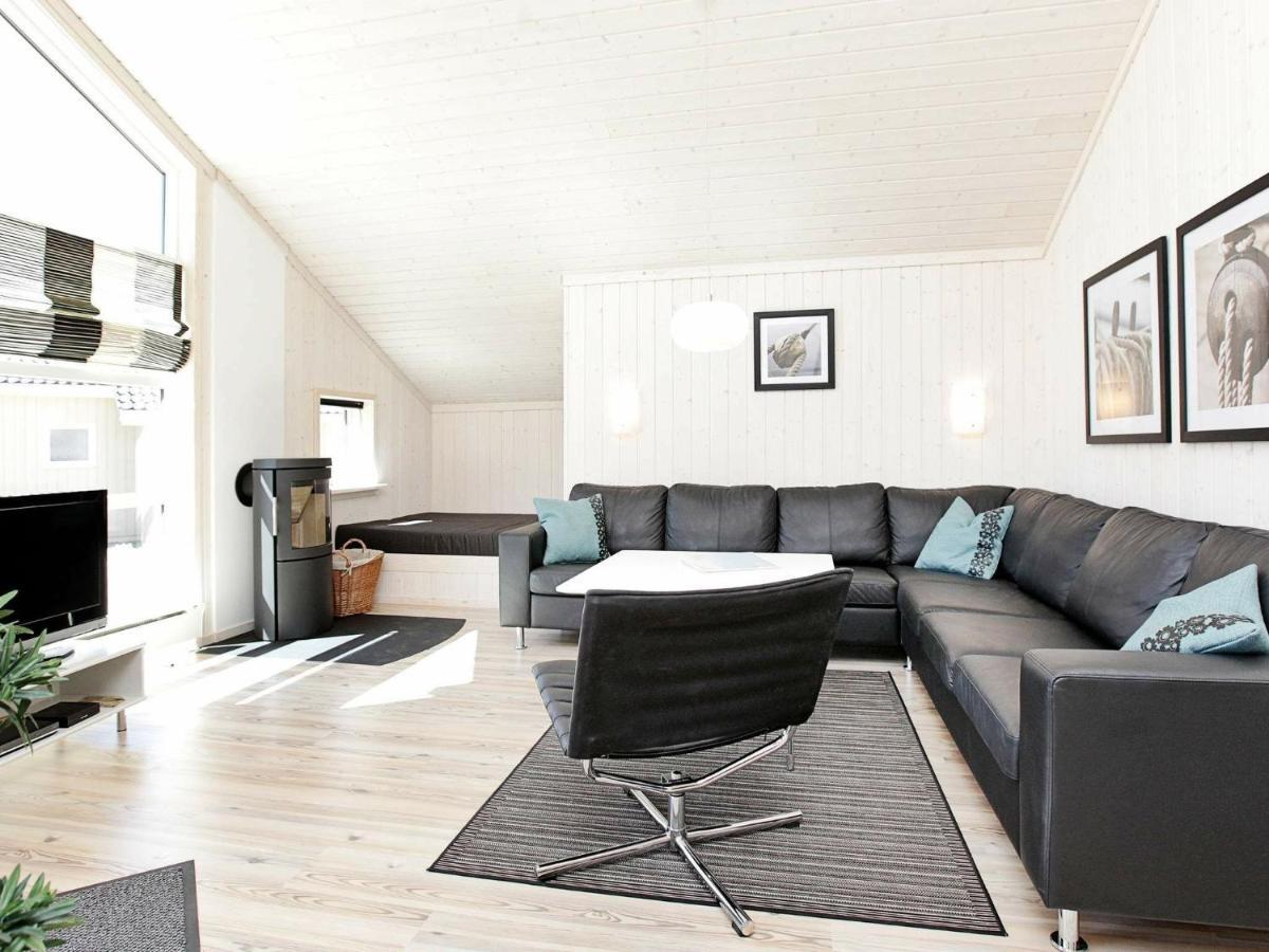 Four-Bedroom Holiday Home In Grossenbrode 1 Exterior photo