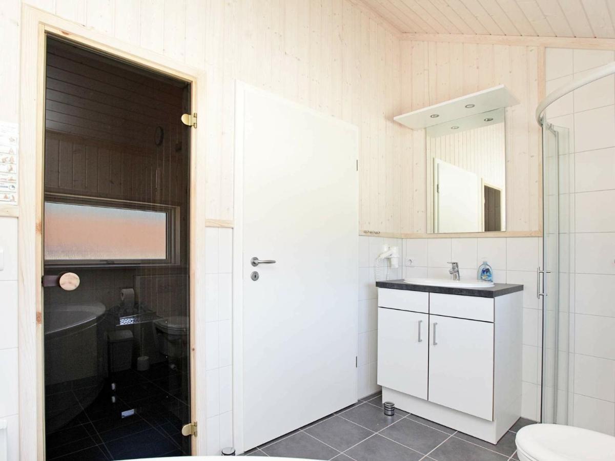 Four-Bedroom Holiday Home In Grossenbrode 1 Exterior photo